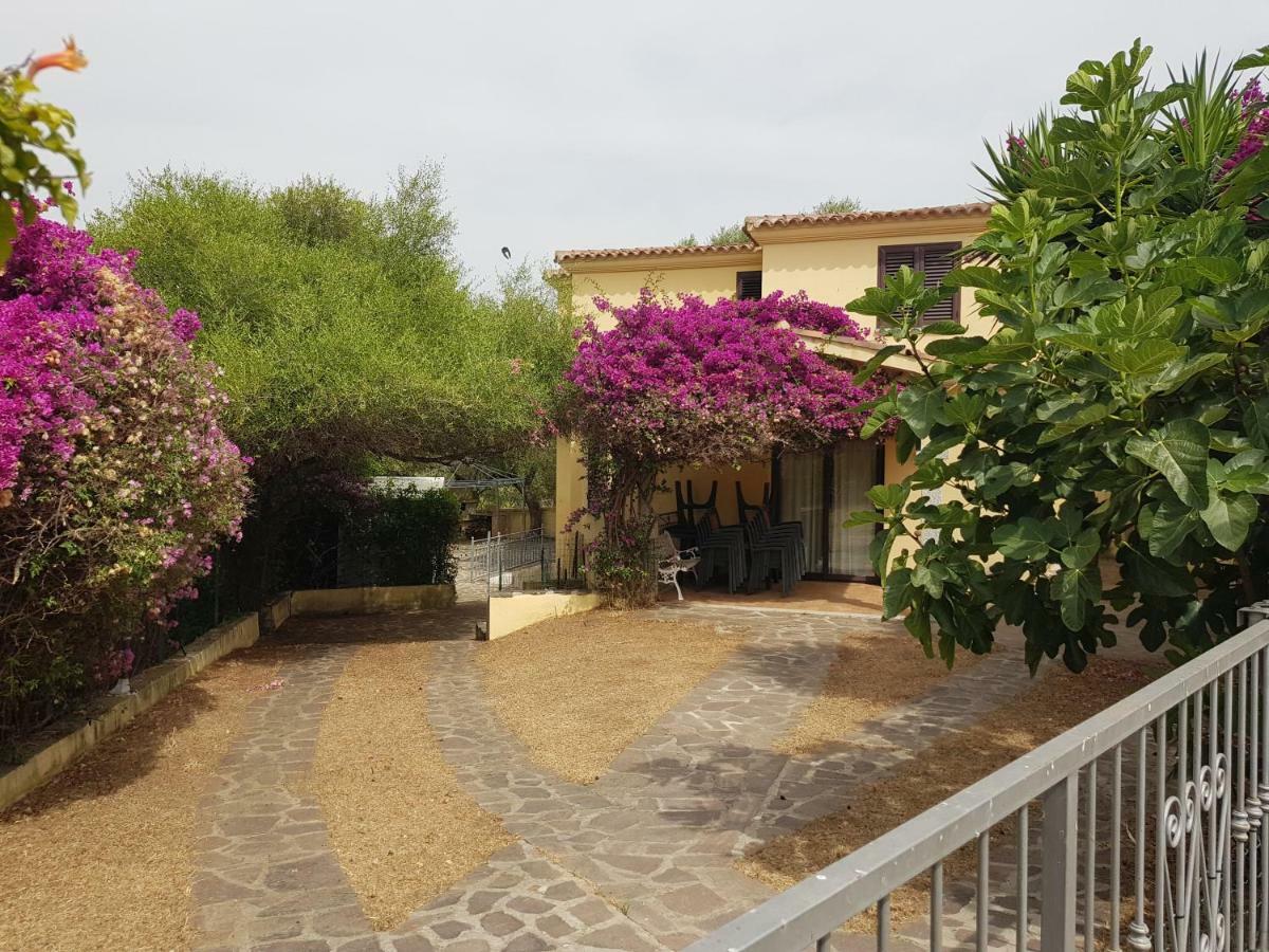 Villa Dettori San Teodoro  Bagian luar foto