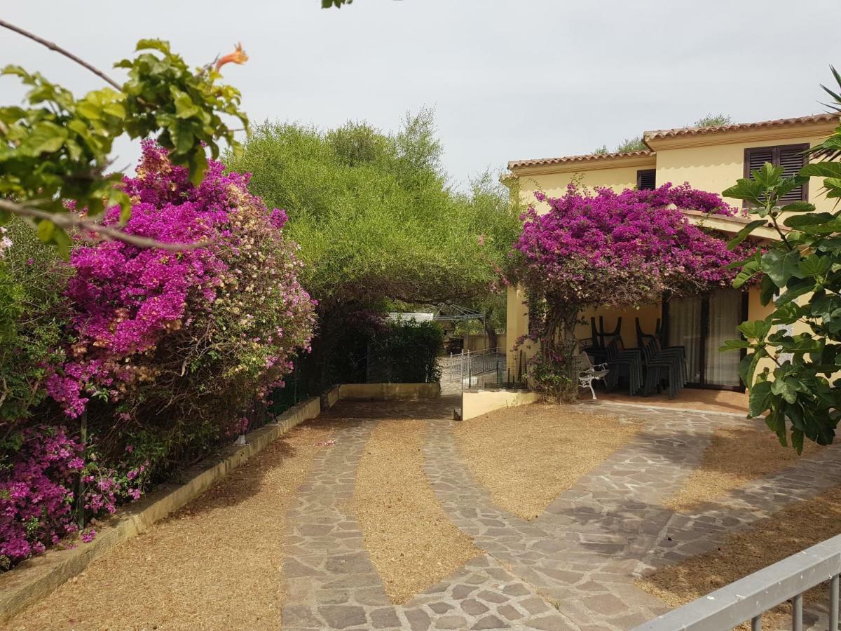 Villa Dettori San Teodoro  Bagian luar foto